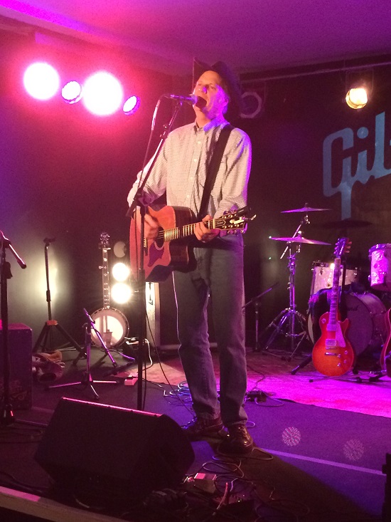 Jason Ringerberg performing at the launch of the 2019 Maverick Festival at the Gibson Guitar Rooms