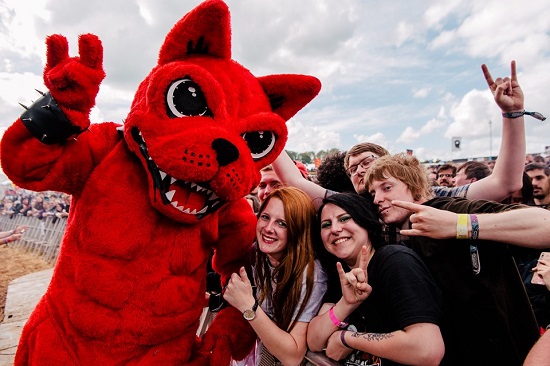 Download 2019 - Download Dog and crowd