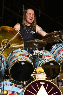 Nicko McBrain.
By adels - originally posted to Flickr as Iron Maiden en Costa Rica, CC BY 2.0, https://commons.wikimedia.org/w/index.php?curid=6683502