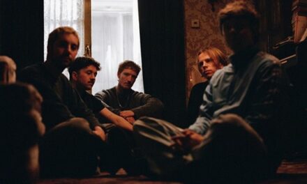 THE ÜBER ROCK SINGLES CLUB DAILY PICK – HUMOUR