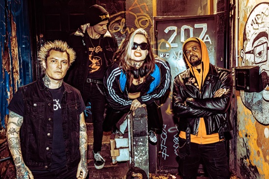 THE ÜBER ROCK SINGLES CLUB DAILY PICK – FANTAZMAZ