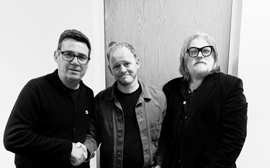 Retro owners meet Manchester Mayor
