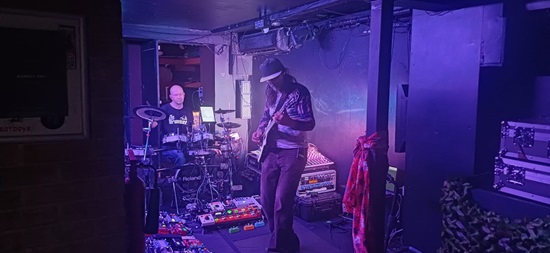 Amplifier – Bournemouth, The Bear Cave – 9 May 2025