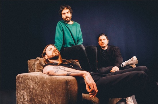 THE ÜBER ROCK SINGLES CLUB DAILY PICK – DINOSAUR PILE-UP