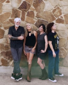 THE ÜBER ROCK SINGLES CLUB DAILY PICK – THE LIVING PINS
