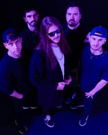 THE ÜBER RÖCK SINGLES CLUB DAILY PICK – FALLING BELOW